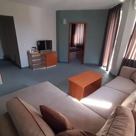 Хотел семеен сага