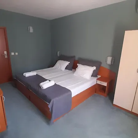 酒店 Family Saga 3*